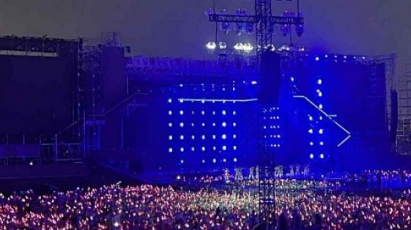 Khán giả bỏ về vì concert 'Anh trai vượt ngàn chông gai' bị mất điện adt1750034462 4ccef2ab ebec 42d1 9df4 14278f 1465 anh cat 3 2 auto cropjpg