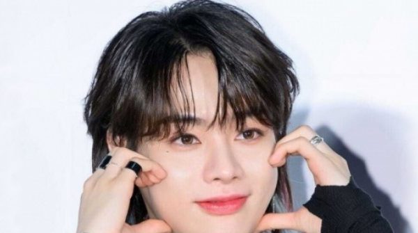 Ba năm làm idol Kpop của chàng trai Yên Bái 29 Ba năm làm idol Kpop của chàng trai Yên Bái adt1750736510 hanbin 8 1 jpeg 0833 anh cat 3 2 auto cropjpg