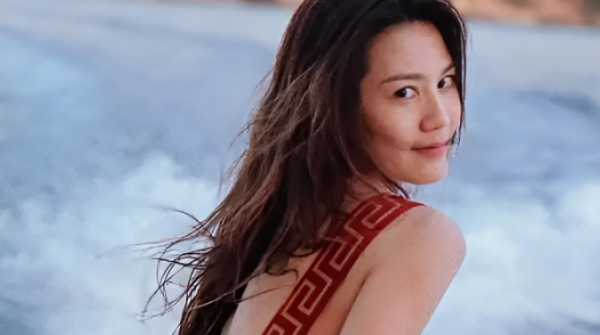 'Nữ hoàng nội y Hong Kong' lần đầu nói về tin đồn là vợ bé của tỷ phú Lý Gia Thành 29 'Nữ hoàng nội y Hong Kong' lần đầu nói về tin đồn là vợ bé của tỷ phú Lý Gia Thành adt1751157491 q1 webp 1394 7122 2911 7654 3320 anh cat 3 2 auto croppng