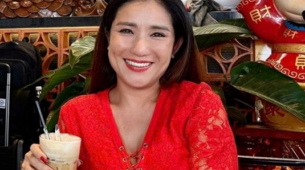 Cát Tường mở quán cà phê bù lỗ sau khi đóng cửa sân khấu adt1751532150 z6e822aa6ea2 2321 6661 7514 anh cat 3 2 auto cropjpg