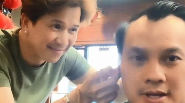 Vân Trường 'Chân tình' sống độc thân tuổi 56, làm thợ hớt tóc ở Mỹ adt1751677340 vantruongchantinhlamthocattoco 2323 anh cat 3 2 auto cropjpg