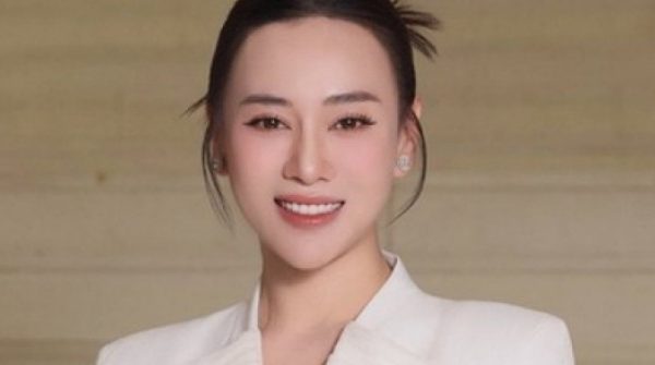 Phương Oanh lên tiếng tin đồn được chồng chu cấp 1 tỉ/tháng adt1751937748 cap song sinh nha phuong oanh tron 1 anh cat 3 2 auto cropjpg