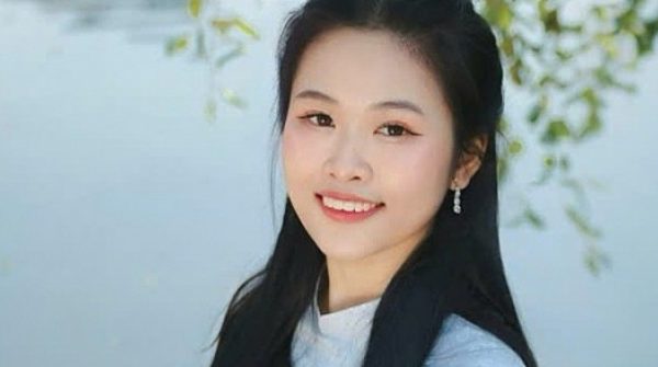 Cô gái duy nhất tốt nghiệp Sư phạm Hà Nội với điểm tuyệt đối 29 Cô gái duy nhất tốt nghiệp Sư phạm Hà Nội với điểm tuyệt đối adt1751961297 phuong anh 6960 69 4529 1939 1362 anh cat 3 2 auto cropjpg