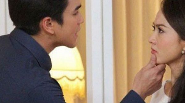 Choáng váng khi phát hiện vợ sắp cưới từng làm 'em gái nuôi' 28 Choáng váng khi phát hiện vợ sắp cưới từng làm 'em gái nuôi' adt1754315795 nh phuc phu nu hy sinh lai gap bat h anh cat 3 2 auto cropjpg