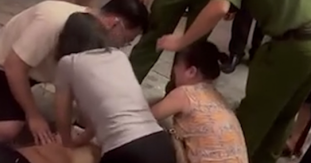 Nữ điều dưỡng ép tim cứu người bất tỉnh giữa đường adt1754461034 anh man hinh 2025 08 06 luc 11 2612 anh cat 3 2 auto croppng 1