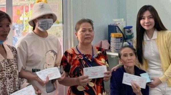 Cô gái ở TPHCM 3 năm liền đóng viện phí cho người lạ gây sốt mạng xã hội adt1754901038 co gai o tphcm 3 nam lien dong vien anh cat 3 2 auto cropjpg