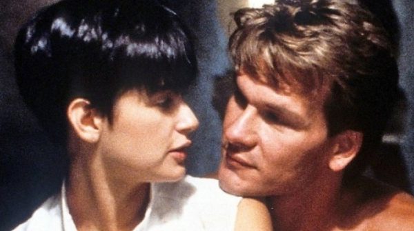 Dàn sao phim 'Ghost' sau 35 năm adt1755051337 demi moore ghost remake zz 03 8f4dd anh cat 3 2 auto cropjpg