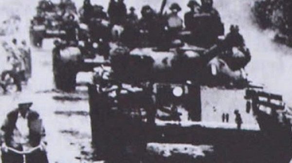 'Năm anh em trên một chiếc xe tăng' - giai điệu vượt thời gian adt1755482849 xe tang quan giai phong 1504 6607 7 anh cat 3 2 auto cropjpg