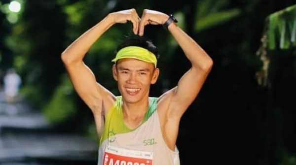 'Dị nhân' Nguyễn Văn Long chạy bộ xuyên Việt mừng 2/9 27 'Dị nhân' Nguyễn Văn Long chạy bộ xuyên Việt mừng 2/9 adt1755576070 5742 2235 5031 anh cat 3 2 auto cropjpg