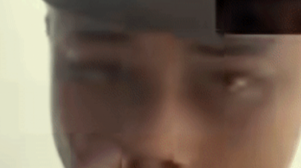 Nam thanh niên vạch mặt kẻ giả danh công an qua chi tiết bất thường adt1755905214 nam thanh nien vach mat ke gia danh anh cat 3 2 auto croppng