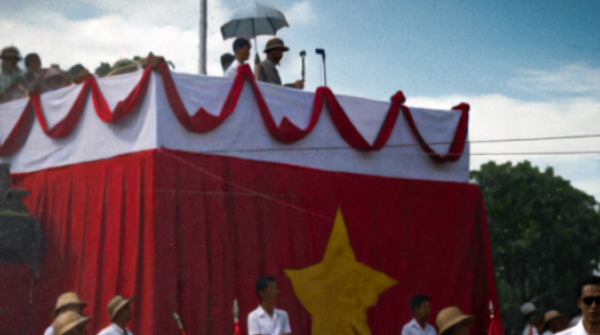 9X Hà Nội dành 10 tiếng mỗi ngày phục chế ảnh, phim tài liệu lịch sử adt1755937364 1598 2116 0003 anh cat 3 2 auto croppng