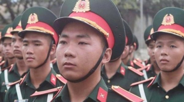 Chiến sĩ nén nỗi đau mất cha, hoàn thành nhiệm vụ A80 adt1756302272 f6fdb142c1866f1090a16ffd 9822 5998 1 anh cat 3 2 auto cropjpg