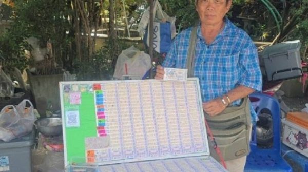 Người phụ nữ bán vé số trúng 6 giải liên tiếp nhờ ế hàng 28 Người phụ nữ bán vé số trúng 6 giải liên tiếp nhờ ế hàng adt1757944006 nguoi phu nu ban ve so trung 6 giai anh cat 3 2 auto cropjpg