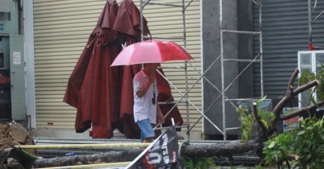 Bà chủ khách sạn mở cửa đón người dân tránh bão adt1759107370 hue 4927 4975 3898 5020 anh cat 3 2 auto cropjpg 1