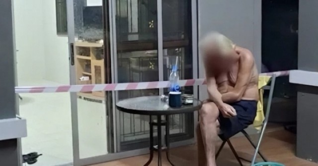 Chồng mù ngồi chờ vợ cả tối, hàng xóm bật đèn lên phát hiện bi kịch trong nhà adt1760601632 chong mu ngoi cho vo ca toi hang xom anh cat 3 2 auto cropjpeg 1