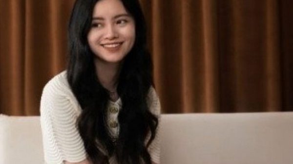 Danh tính cô gái 26 tuổi bỏ học tiến sĩ, sáng lập công ty trăm triệu USD 28 Danh tính cô gái 26 tuổi bỏ học tiến sĩ, sáng lập công ty trăm triệu USD adt1761297869 danh tinh co gai 26 tuoi bo hoc tien anh cat 3 2 auto cropjpg