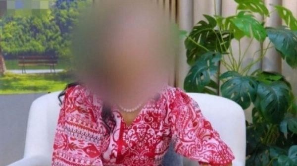 Mẹ U70 đi "ăn vụng" bị con gái bắt được, bố tiết lộ một bí mật khiến con cái càng sốc hơn adt1761639163 1503 719 thumbnail auto crop 750x563 anh cat 3 2 auto cropjpg