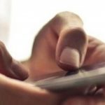 Chồng phải bồi thường vì lưu tên vợ trong danh bạ bằng biệt danh "nhạy cảm" adt1761745800 chong phai boi thuong vi luu ten vo anh cat 3 2 auto cropjpg