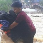 Đội cứu hộ Thái Nguyên giăng dây, cõng dân vượt lũ Huế adt1761785493 co ng da n 2 6582 3036 9605 6721 anh cat 3 2 auto cropjpg