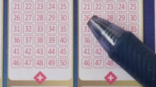 Trúng số 102 tỷ đồng, người chồng U70 'giả nghèo' để lừa vợ và cái kết 26 Trúng số 102 tỷ đồng, người chồng U70 'giả nghèo' để lừa vợ và cái kết adt1763523545 trung so 102 ty dong nguoi chong u70 anh cat 3 2 auto cropjpg