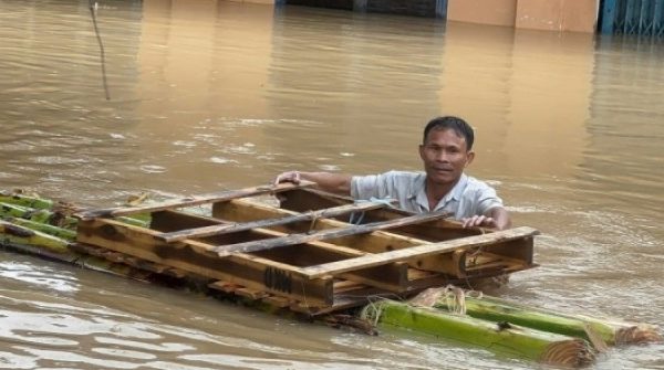 Đói, rét ở vùng lũ adt1763800701 img 1136 jpg 1750 7933 5986 2195 anh cat 3 2 auto cropjpg