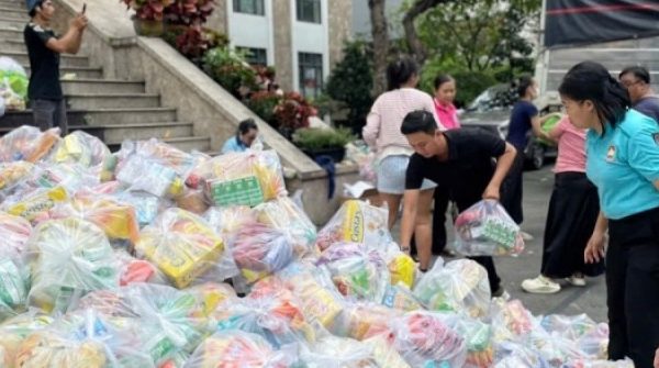 Cả nước chạy đua cứu trợ miền Trung adt1763856383 a2 8313 4344 9987 9798 5544 8673 anh cat 3 2 auto cropjpg