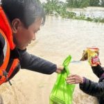 Người vùng lũ cần cứu trợ gì ngoài mì tôm? adt1763946320 z2 4ac93792a 1250 1811 5794 anh cat 3 2 auto cropjpg