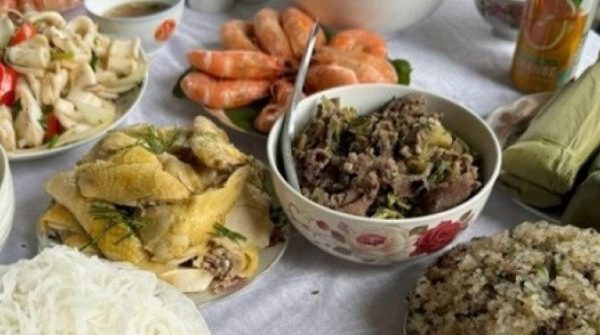 Ăn cỗ quê mừng 1 triệu, cô gái bức xúc vác bụng đói về vì tục lấy phần 30 Ăn cỗ quê mừng 1 triệu, cô gái bức xúc vác bụng đói về vì tục lấy phần adt1764554883 an co que mung 1 trieu co gai buc xu anh cat 3 2 auto cropjpg