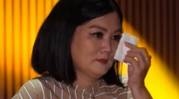 Con trai 5 tuổi mượn điện thoại cô nhân viên chơi game, người mẹ điếng người khi màn hình sáng lên adt1765088266 5885 749 thumbnail auto crop 750x563 anh cat 3 2 auto cropjpg