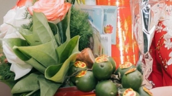 Mẹ chồng 'keo kiệt' mang sính lễ khiến cô dâu sững sờ, rơi nước mắt 29 Mẹ chồng 'keo kiệt' mang sính lễ khiến cô dâu sững sờ, rơi nước mắt adt1765249838 me chong keo kiet mang sinh le khien anh cat 3 2 auto cropjpg