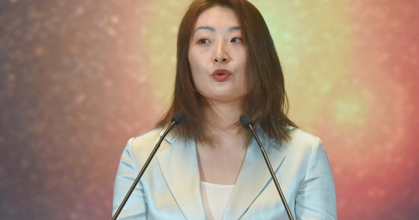 Bi kịch tranh giành thừa kế của gia tộc tỷ phú từng giàu nhất Trung Quốc 27 Bi kịch tranh giành thừa kế của gia tộc tỷ phú từng giàu nhất Trung Quốc ae7d63a33f60376a44647a5ad5ee7ca8 11365699 1752727374069 17527273771761864304217 0 0 450 720 crop 1752727389851306281798jpg