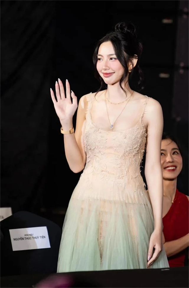 Tài sản khổng lồ của Hoa hậu Thùy Tiên trước khi bị khởi tố: Thu nhập hàng chục tỷ, cổ đông nhiều công ty lớn- Ảnh 6. Tài sản khổng lồ của Hoa hậu Thùy Tiên trước khi bị khởi tố: Thu nhập hàng chục tỷ, cổ đông nhiều công ty lớn- Ảnh 6.