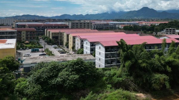 Các trung tâm lừa đảo tại Myanmar tiếp tục tuyển dụng ồ ạt bất chấp bị truy quét afp 20251014 74wj6rg v1 midres thailandmyanmarchinausscams 61013573354403966290469 1762332206861 17623322070911910599019