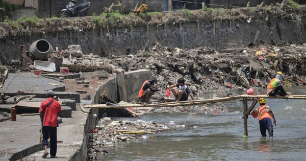 Phát triển quá mức khiến “thiên đường” Bali ngập trong rác và lũ afp 20251020 78nv248 v1 midres indonesiabalifloodclimatewaste 81735397063880037631596 1761101481980 17611014823101883036468 36 0 786 1200 crop 17611015003971949007769jpg