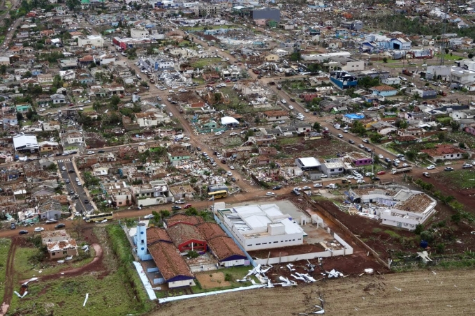 Lốc xoáy gần như