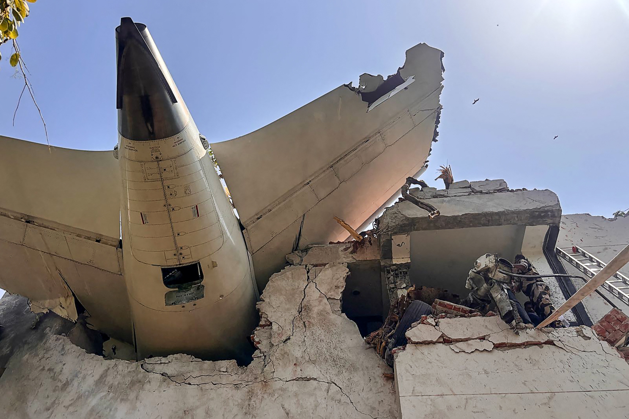 Vụ rơi máy bay Air India có cả khả năng là phá hoại- Ảnh 2.