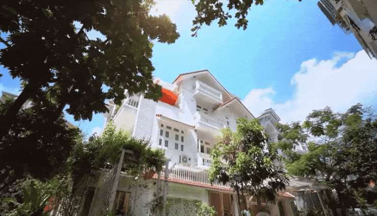 Nữ nghệ sĩ có biệt thự từ TP.HCM ra Hải Phòng, được chồng đại gia yêu chiều, trông con cho đi hát- Ảnh 6.