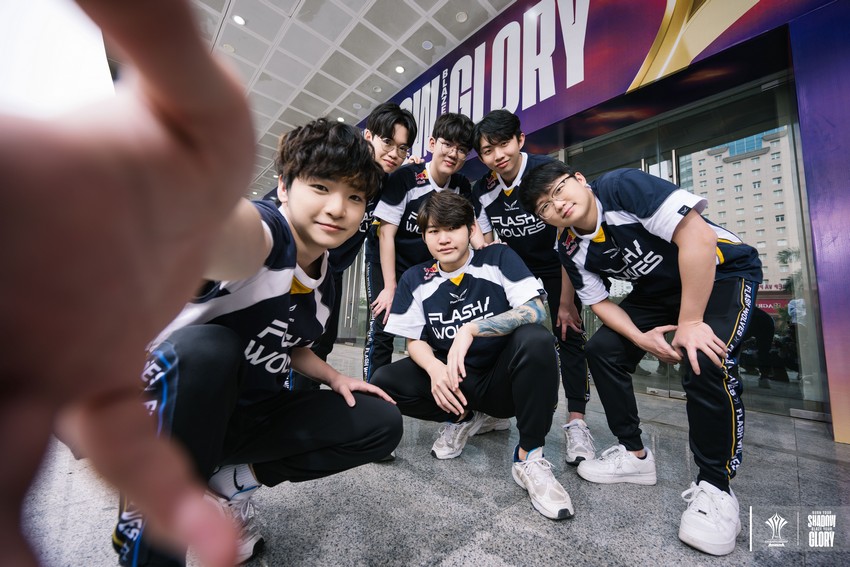 Sức nóng bùng nổ cộng đồng game thủ ngay từ ngày đầu vòng Chung kết AIC 2025 aic 2025 1 4