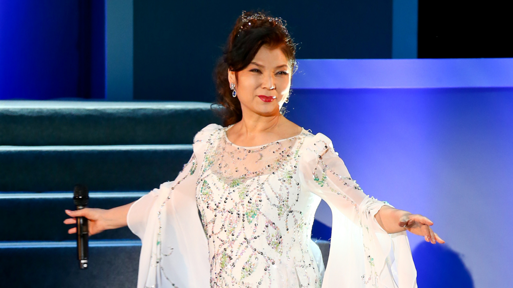 Ảnh khỏa thân của nữ ca sĩ nổi tiếng bị rao bán công khai sau hơn 1 năm qua đời gây phẫn nộ- Ảnh 2.