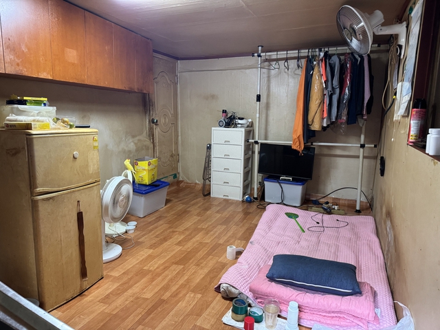 Bên trong khu ổ chuột tựa “lò thiêu” giữa lòng Seoul: