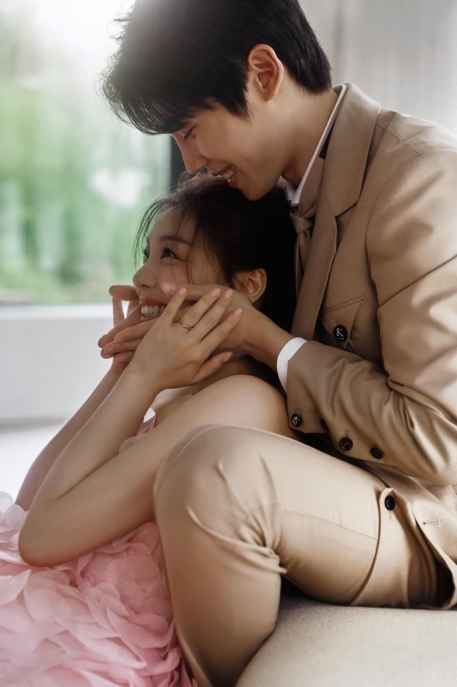 5 màn “thoát ế” làm chao đảo showbiz: Cú lừa thế kỷ này cũng không sốc bằng Kim Jong Kook bỗng dưng lấy vợ!- Ảnh 5. 5 màn “thoát ế” làm chao đảo showbiz: Cú lừa thế kỷ này cũng không sốc bằng Kim Jong Kook bỗng dưng lấy vợ!- Ảnh 5.