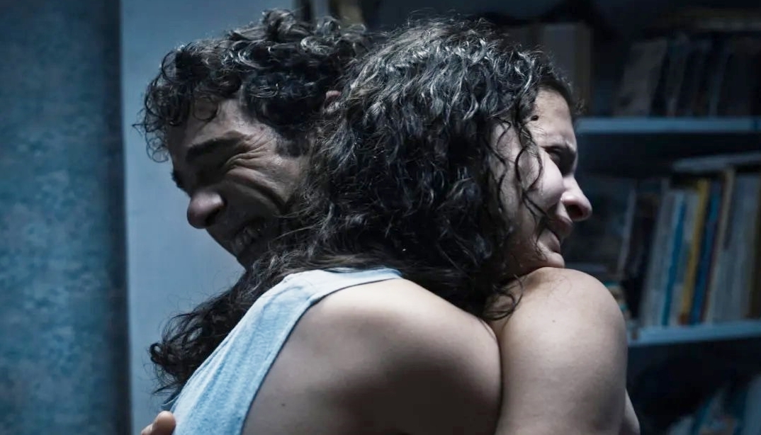 Phim 18+ gây sốc nhất Cannes 2025: Khán giả la hét đòi dừng chiếu, có người ra khỏi rạp bằng xe cứu thương- Ảnh 3.