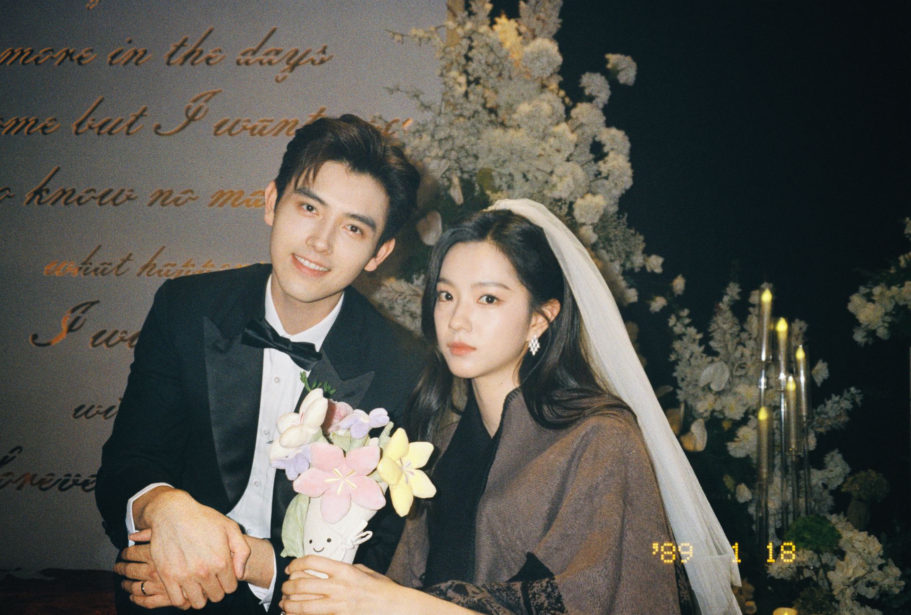 Đám cưới đang viral khắp Trung Quốc: Cô dâu đẹp tới mức không thể tin nổi, chú rể là thiếu gia giàu nức tiếng- Ảnh 1. Đám cưới đang viral khắp Trung Quốc: Cô dâu đẹp tới mức không thể tin nổi, chú rể là thiếu gia giàu nức tiếng- Ảnh 1.