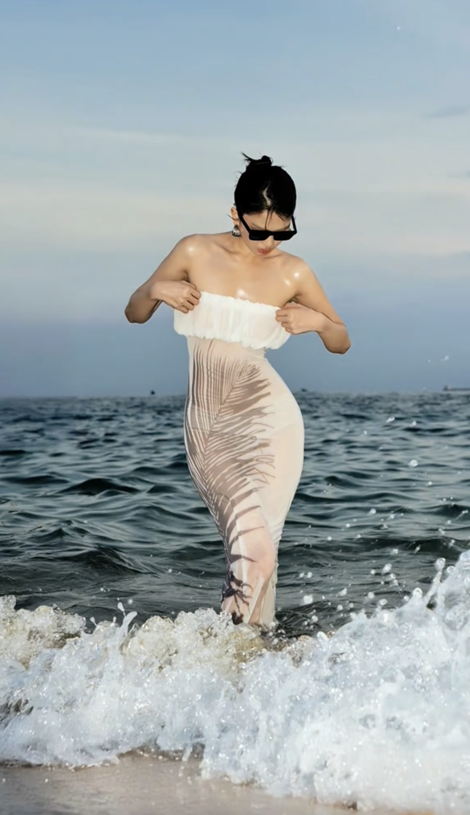 Ngọc Trinh lộ body thật qua camera thường, netizen so ảnh đã qua chỉnh sửa liền nói 1 câu!- Ảnh 3.