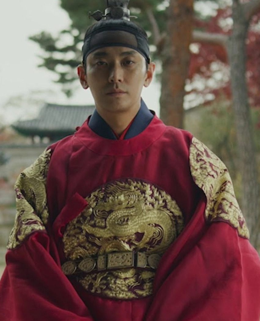 Vạn vật đều thua khi mỹ nam này lên đồ hoàng tộc: Khí chất vương giả ngút ngàn, muốn làm người thường cũng khó- Ảnh 6.