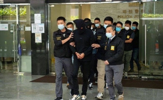 “Công chúa showbiz” sốc nặng khi phát hiện chồng là trùm mafia bị bắt đúng đêm giao thừa, hiện tại sống ra sao?- Ảnh 6.