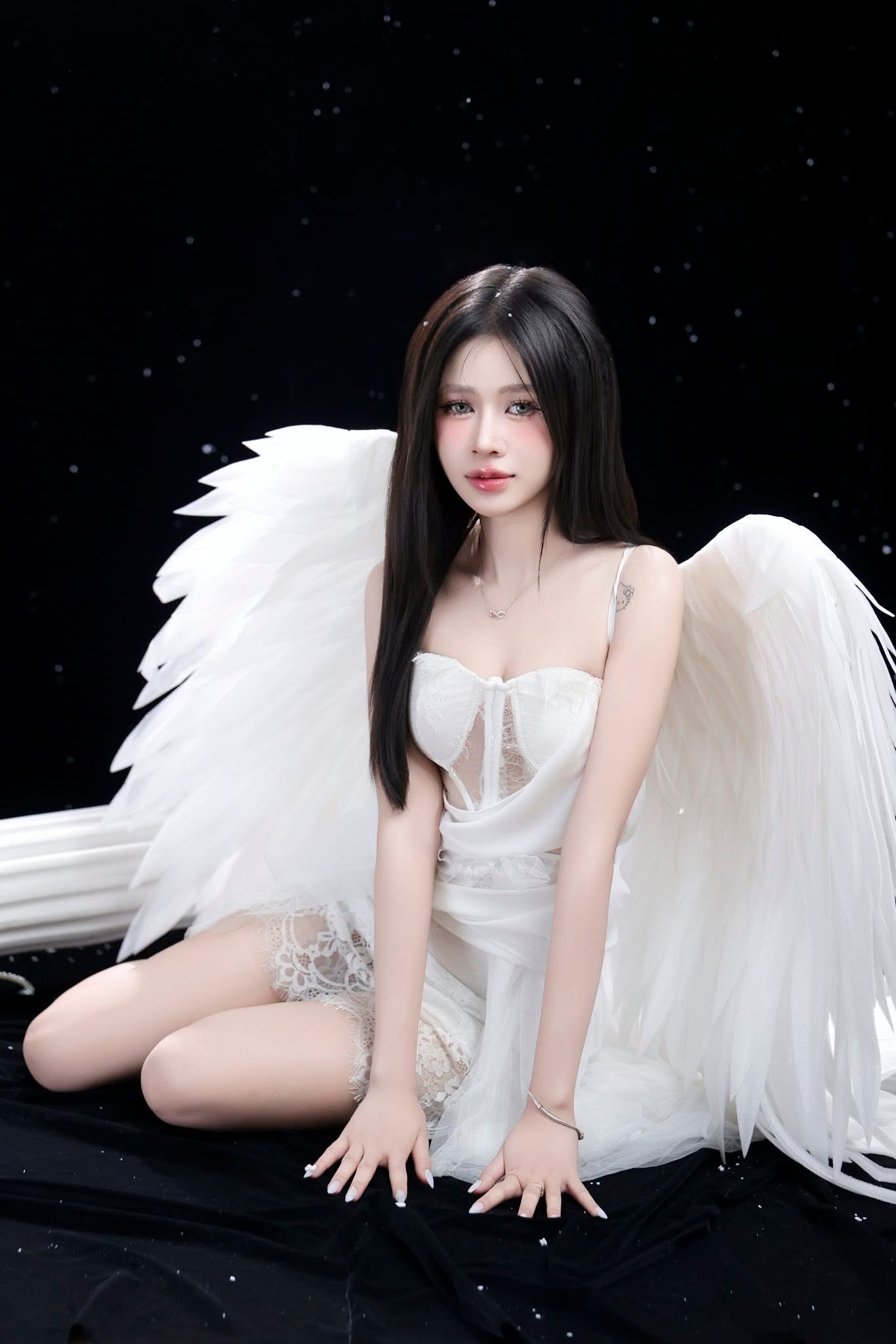 anh-1-17538637350581730551142-1753864583146-17538645833821437314243 "Lịm tim" với bộ ảnh sinh nhật 18+ gợi cảm của nữ tuyển thủ Liên Quân Mobile anh 1 17538637350581730551142 1753864583146 17538645833821437314243