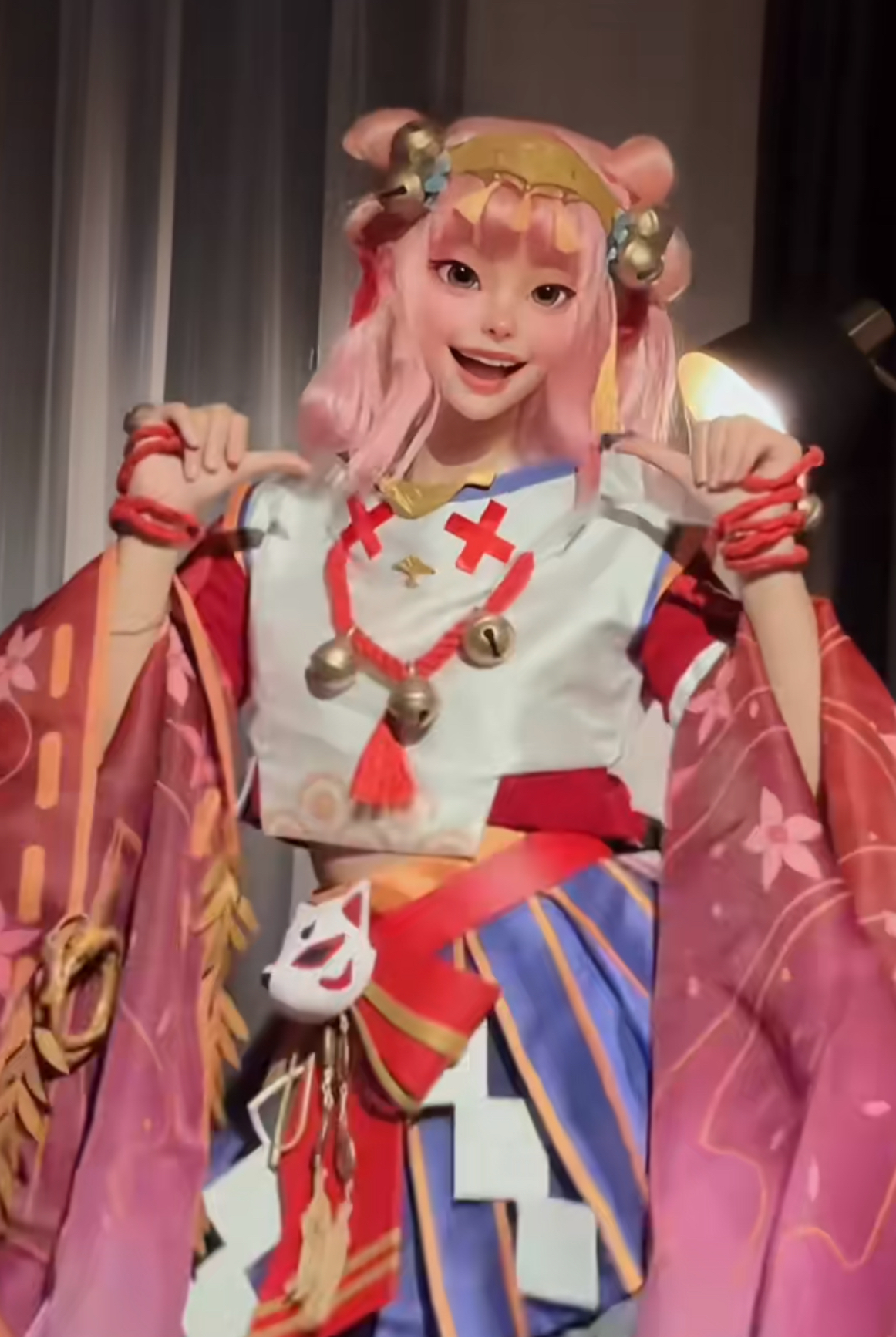 Bị cộng đồng mạng Bị cộng đồng mạng