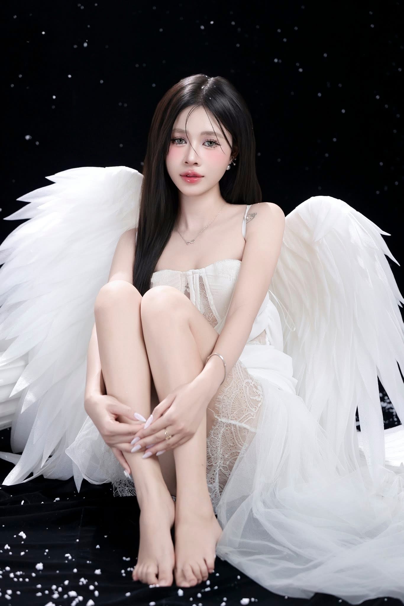 anh-2-175386371681690069103-1753864584540-1753864584718364139295 "Lịm tim" với bộ ảnh sinh nhật 18+ gợi cảm của nữ tuyển thủ Liên Quân Mobile anh 2 175386371681690069103 1753864584540 1753864584718364139295