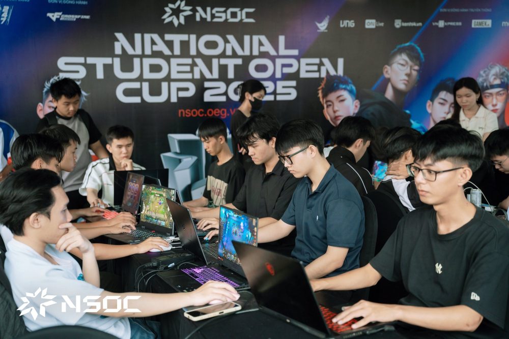 Vòng loại NSOC 2025 bùng nổ với hơn 5.000 tuyển thủ so tài - cuộc đua căng nhất cộng đồng eSports sinh viên Việt Nam- Ảnh 3. Vòng loại NSOC 2025 bùng nổ với hơn 5.000 tuyển thủ so tài - cuộc đua căng nhất cộng đồng eSports sinh viên Việt Nam- Ảnh 3.